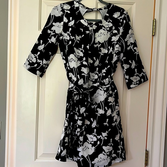 kate spade Dresses & Skirts - Kate Spade floral silk dress size 2 EUC